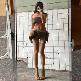 女短款 毛绒绒套装 抹胸背心显瘦半身裙女 欧美ins设计感时尚 KLIOU