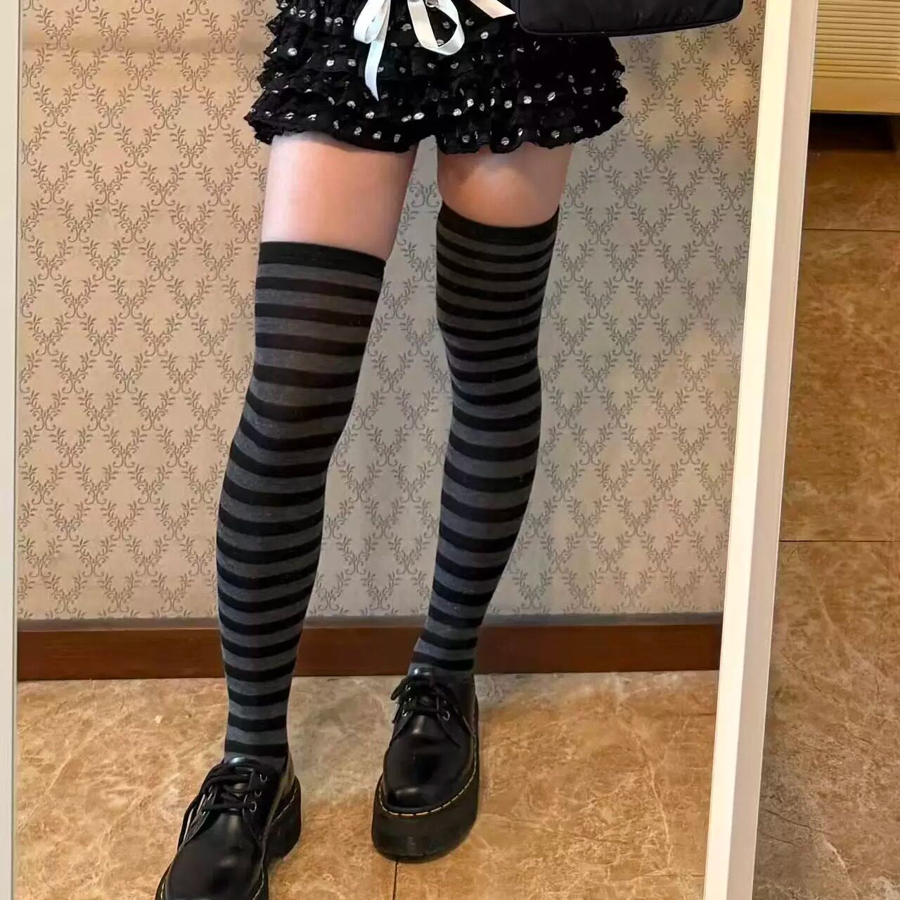 黑灰条纹拼接袜子女夏季薄款亚文化长筒袜y2k千禧辣妹过膝堆堆袜