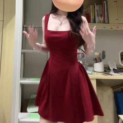 2025新款韩系氛围感红色吊带连衣裙子女夏小个子气质辣妹收腰短裙