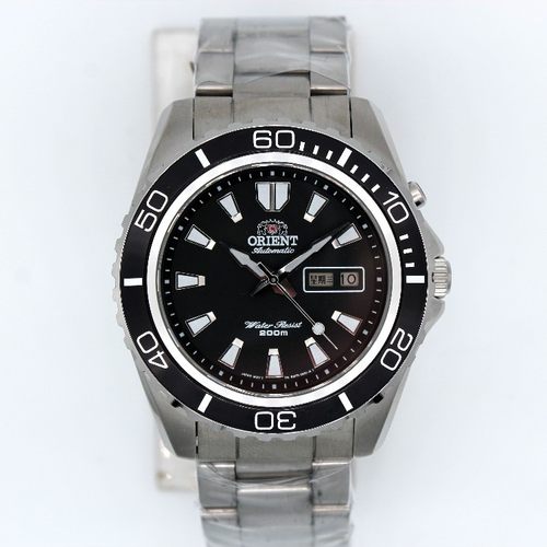 双日历精钢蓝宝石镜片夜光潜水表