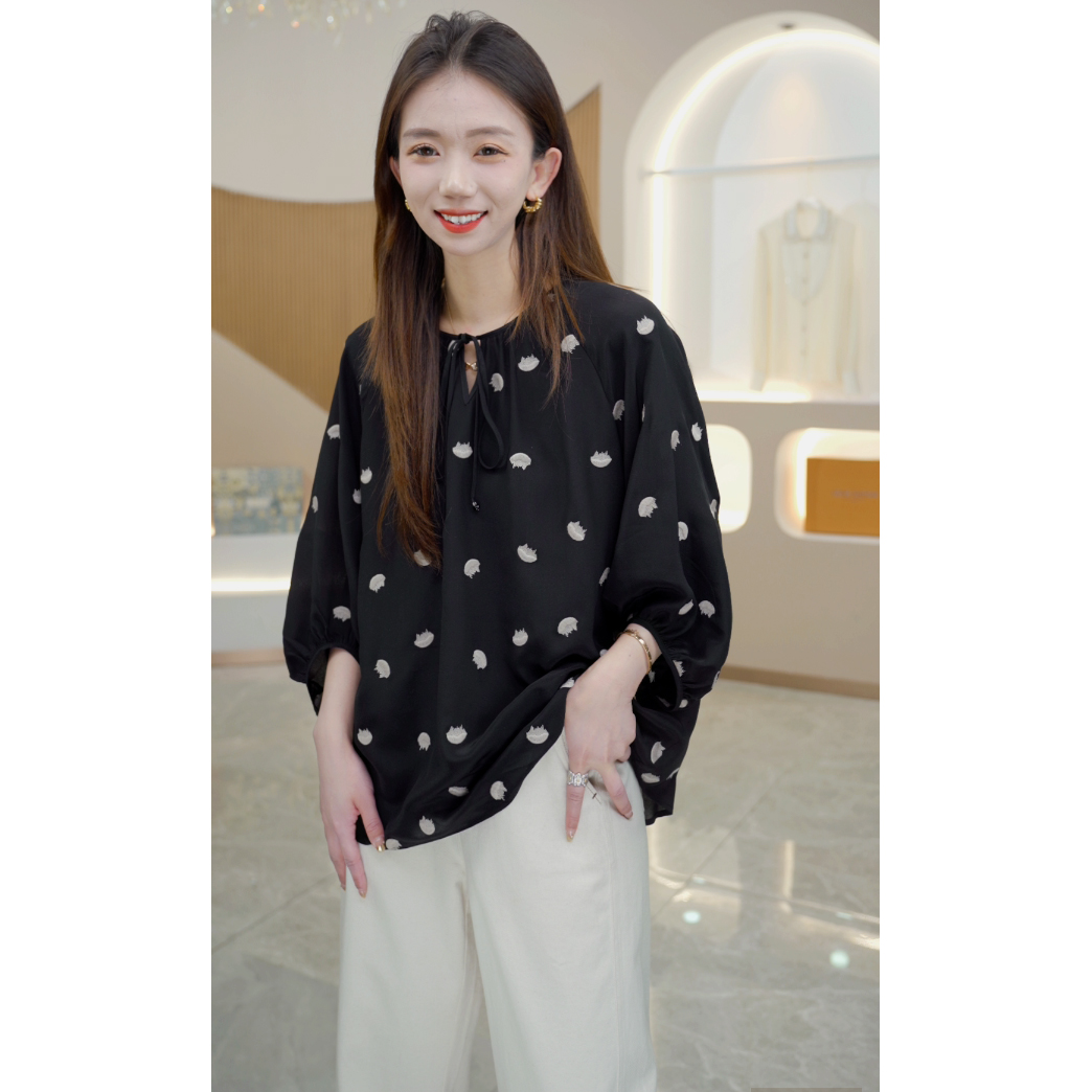 R H  【白月光】2025时尚气质显瘦设计圆领桑蚕丝衬衫S3976-1