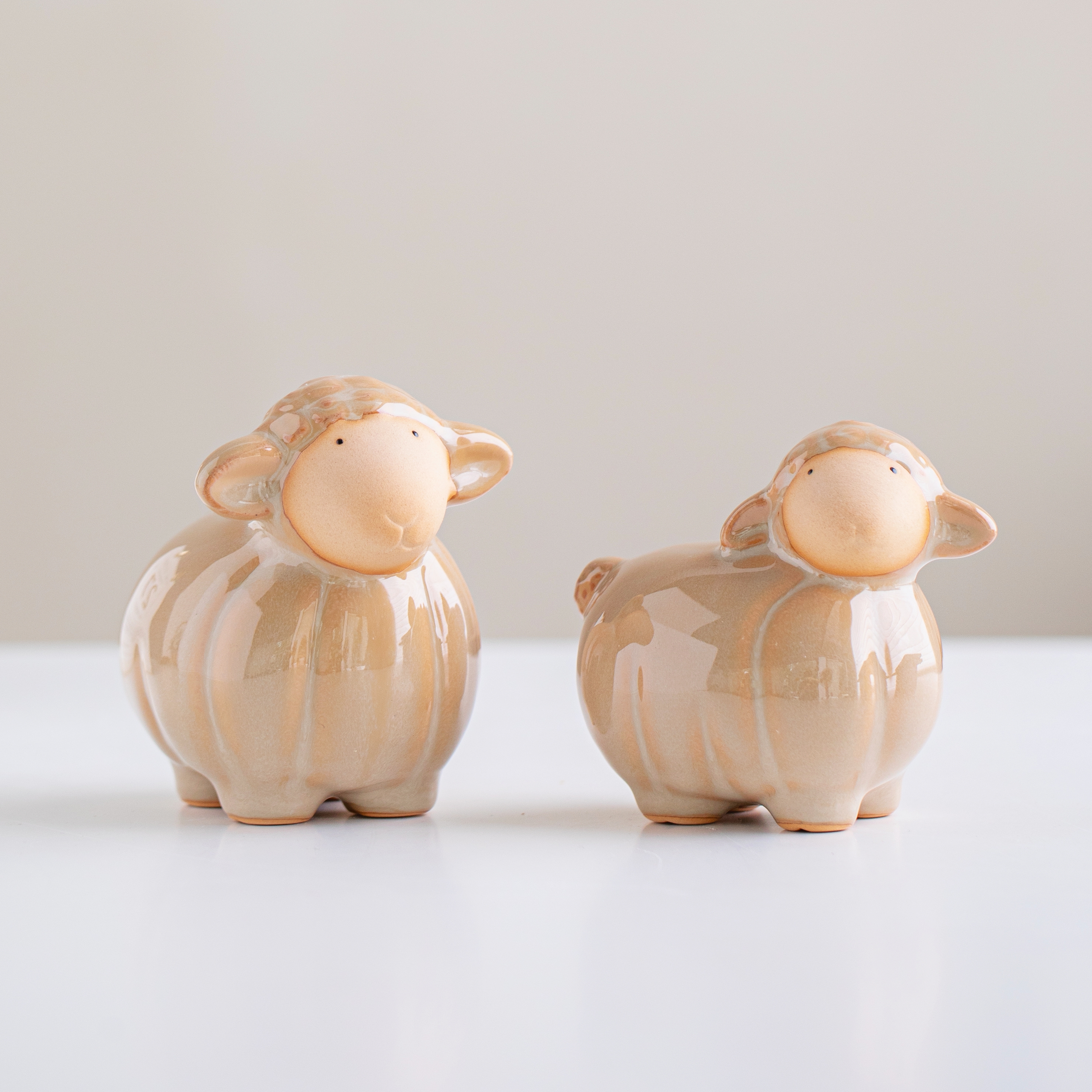 景德镇陶瓷小羊摆件可爱创意礼物办公室儿童房家居桌面工艺品装饰