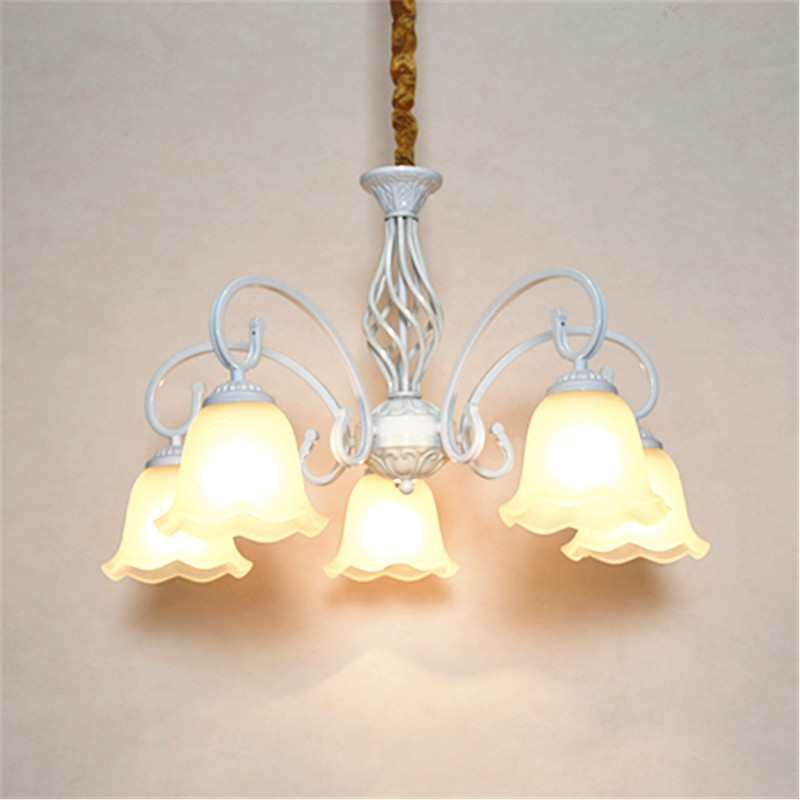 欧式轻奢铁艺白色吊灯