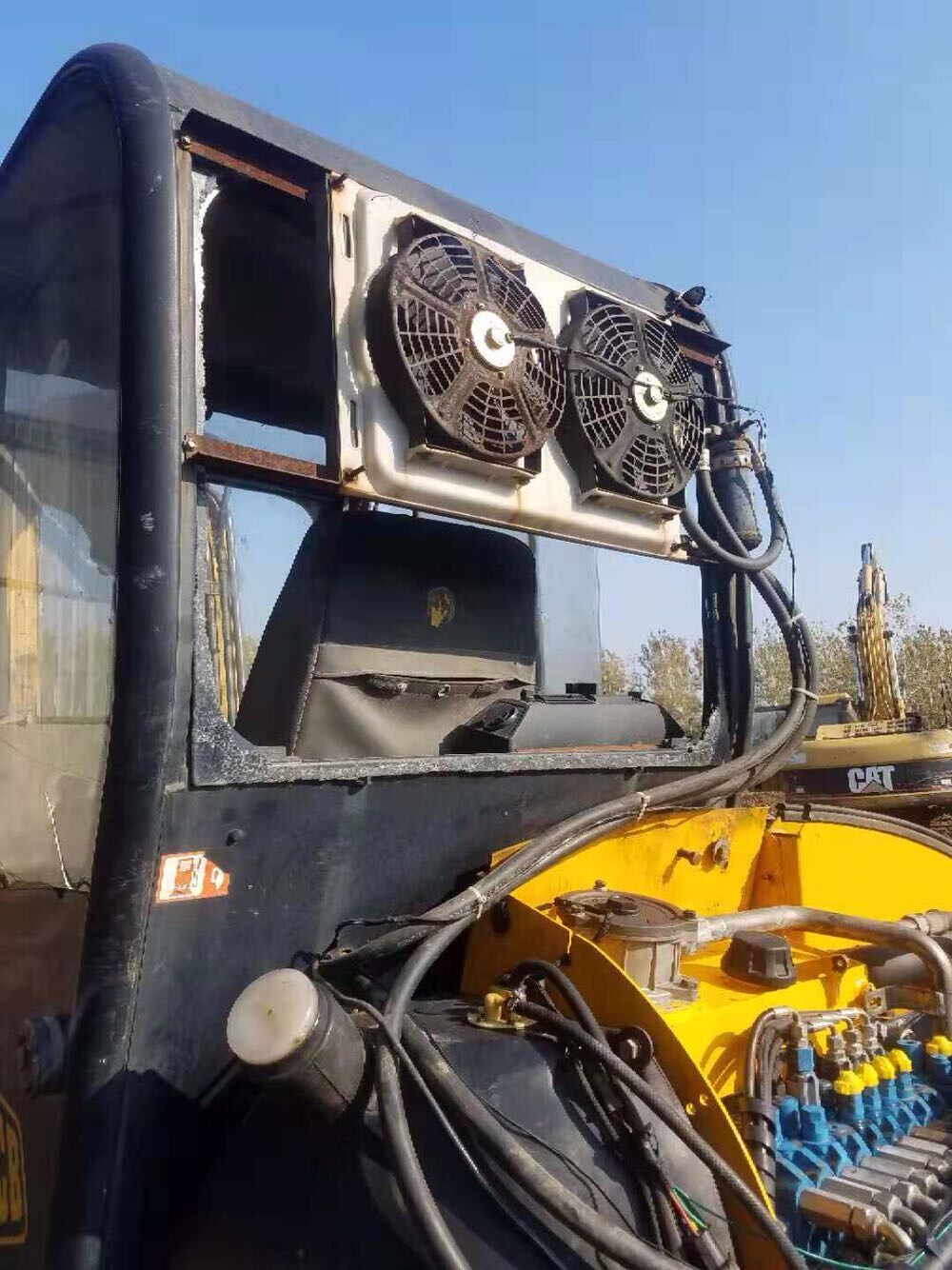 jcb8052杰西博52挖掘机驾驶室全车玻璃/密封胶条/雨刮器/玻璃扣等