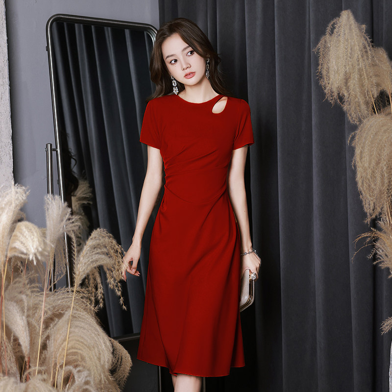 敬酒服2024新款新娘回门便装红色订婚红裙平时可穿结婚小晚礼服女