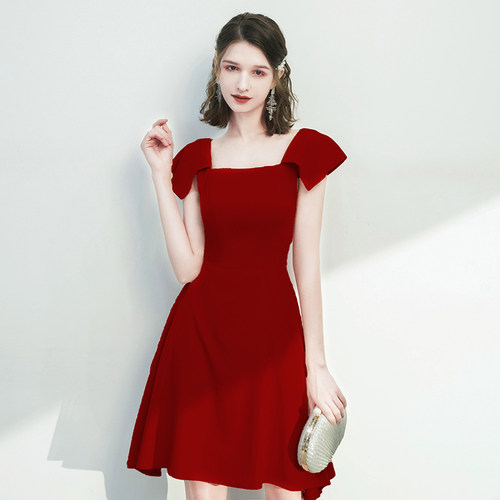 新娘红色赫本风短款订婚晚礼服