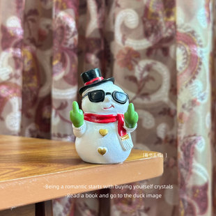 竖中指雪人 纯手工彩绘创意可爱万圣圣诞节迷你桌面摆件生日礼物