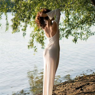 shemoda海边度假风性感透视露背圆领针织长袖连衣裙女修身长裙子