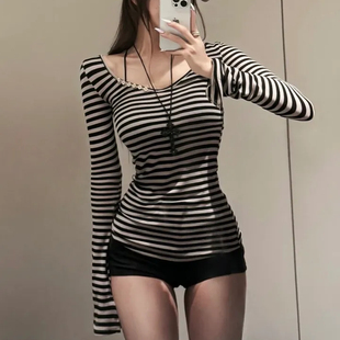 shemoda条纹印花纽扣U领长袖T恤女 早秋季百搭中长款修身显瘦上衣