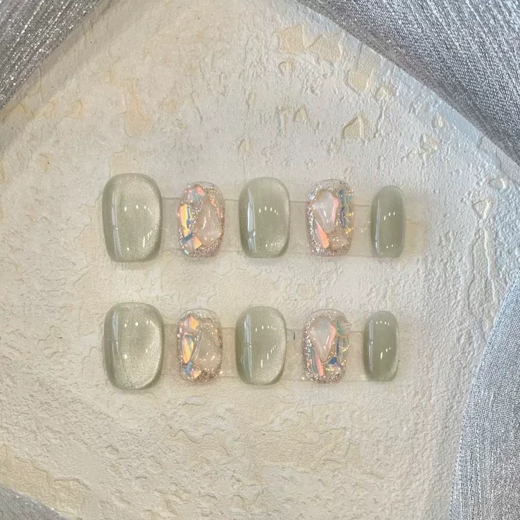 青提玻璃珠猫眼冰透清冷手工千金穿戴甲短款温柔显白