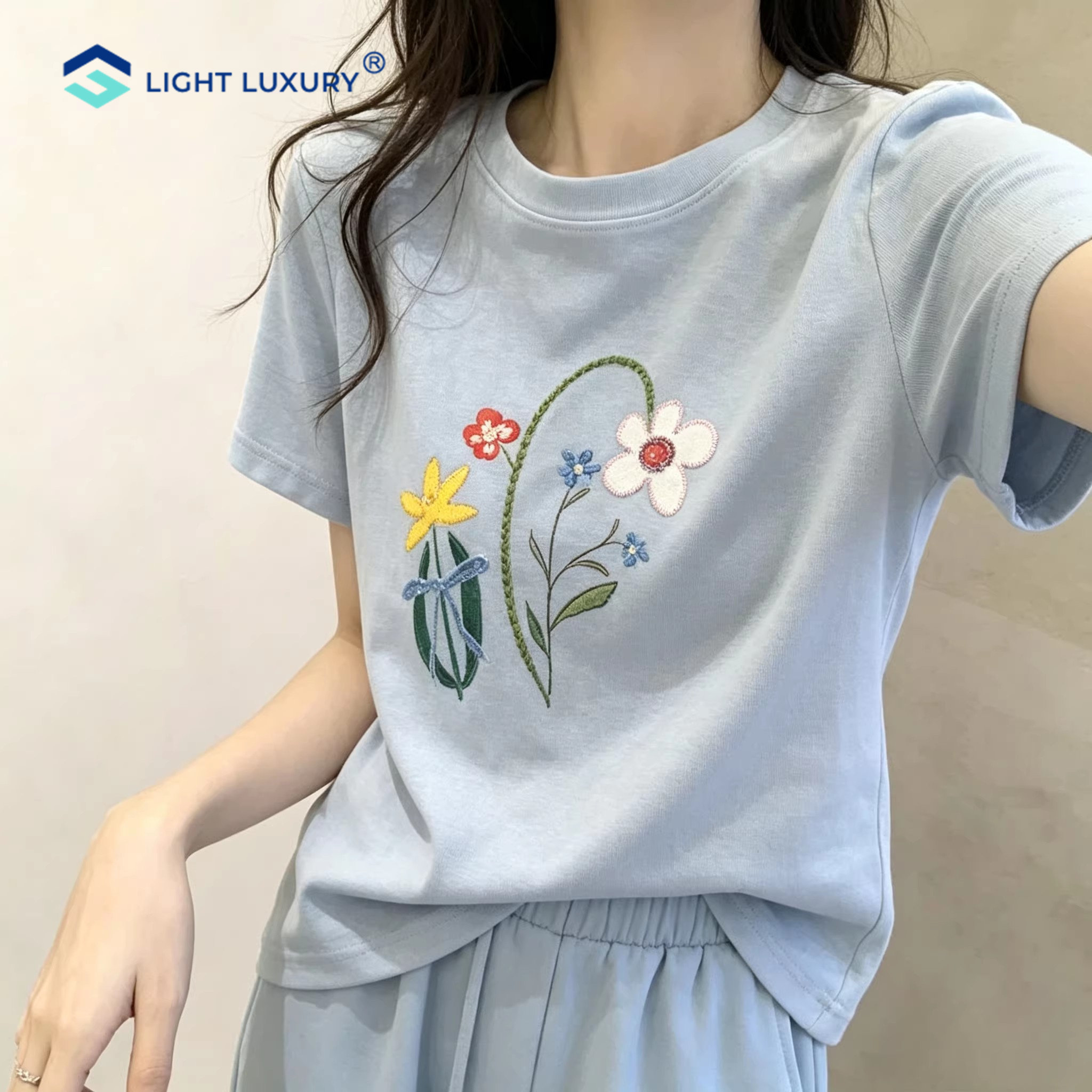 刺绣印花T恤女圆领正肩休闲宽松
