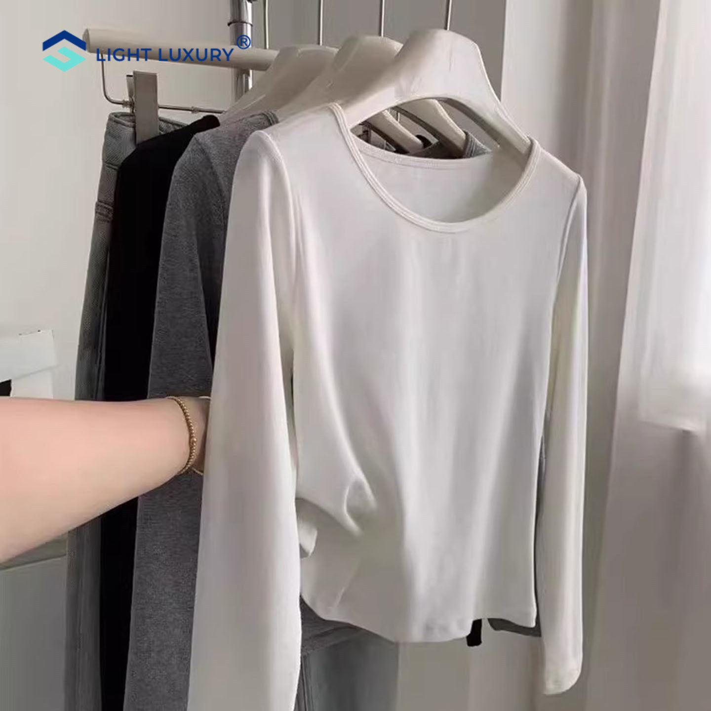 简约风白色长袖t恤女洋气宽松休闲时尚内搭打底衫舒服易打理上衣
