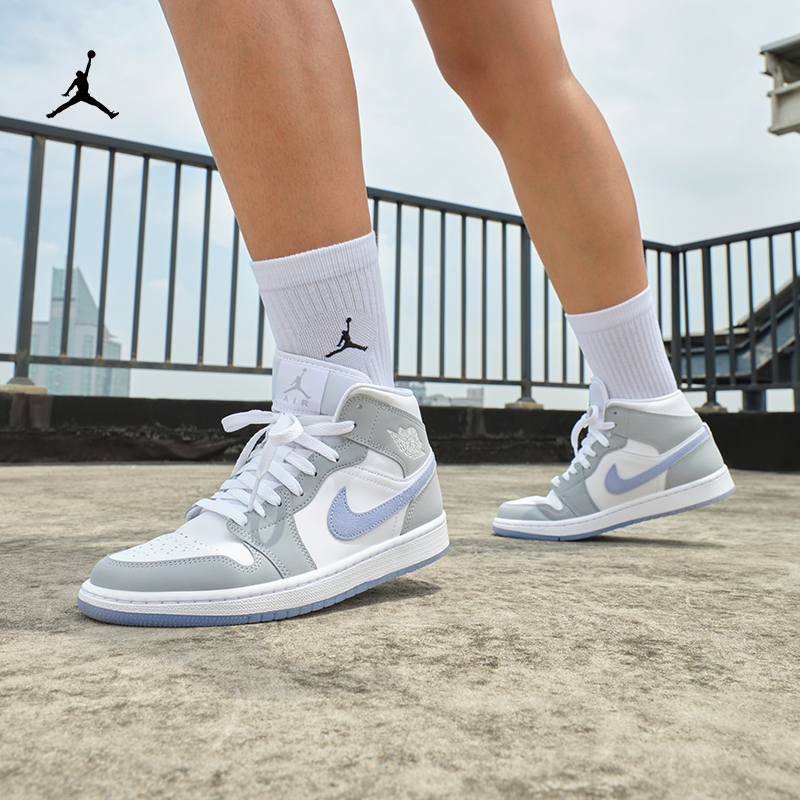 AIR JORDAN 正代系列 Air Jordan 1 Mid 女子篮球鞋 BQ6472