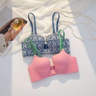 新品无痕深V内衣女小胸聚拢显大无钢圈防下垂AA不空杯文胸胸罩