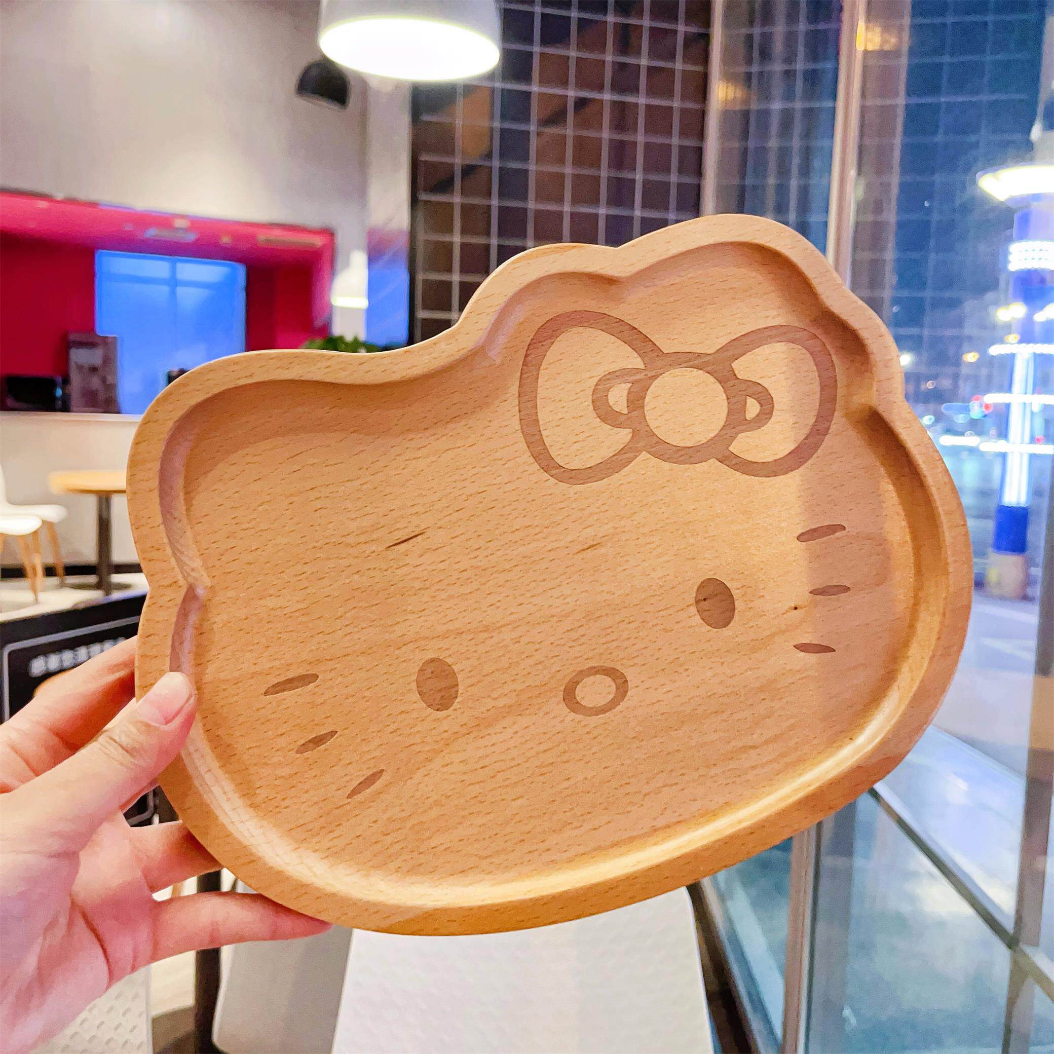 日式木质餐具卡通吸盘儿童宝宝餐盘可爱实木托盘分格家用点心碟子