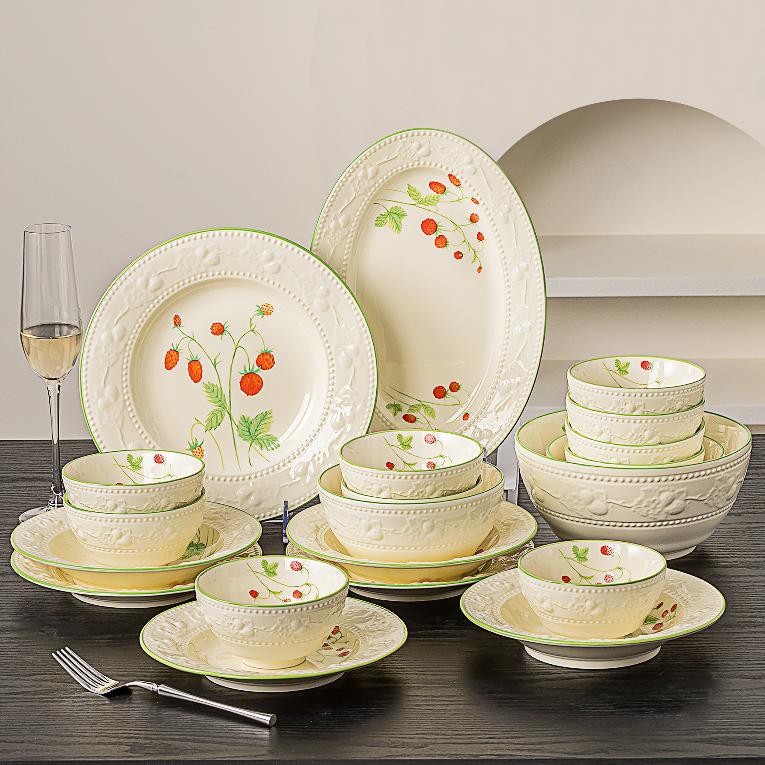 碗盘套装家用2026新款高颜值陶瓷碗碟餐具套装釉下彩乔迁结婚礼物