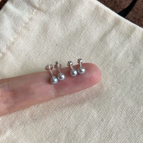 气质清冷高级感真多麻灰mini珍珠耳钉s925纯银个性百搭拧螺丝耳饰