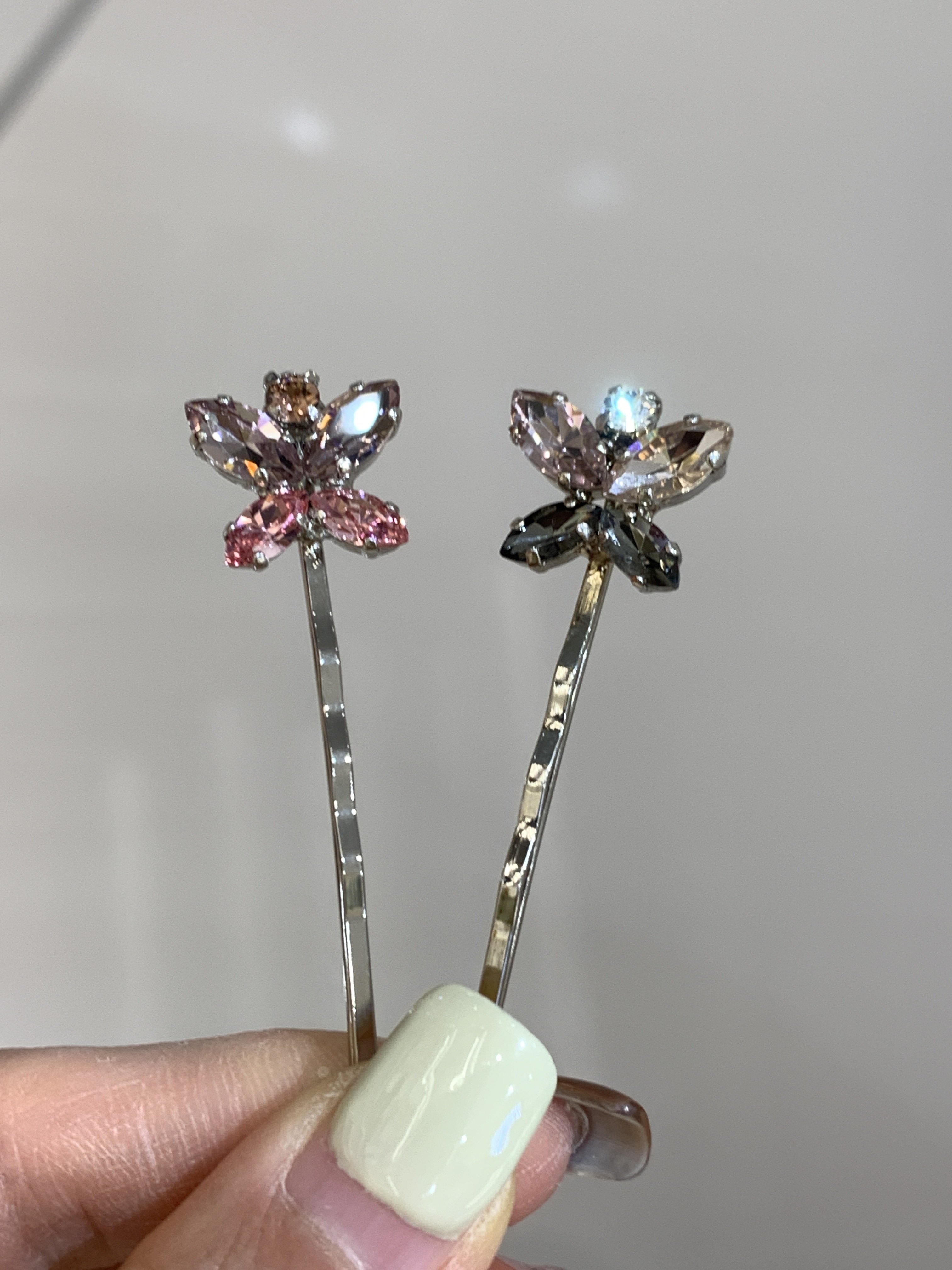 alexandrezouari亚历山大施华利发饰闪耀水钻蝴蝶金属刘海边夹2色