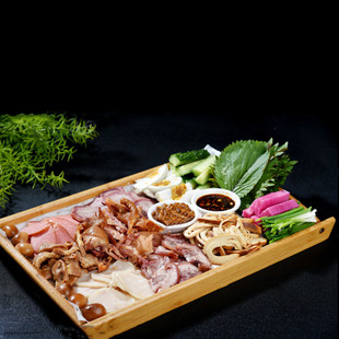 農(nóng)家樂(lè)特色餐具手把肉托盤(pán)飯店無(wú)敵下酒菜竹木烤羊腿盤(pán)雙耳木菜盤(pán)
