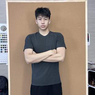 Remake  MVT无缝镂空提花阳离子夏季速干透气休闲运动短袖