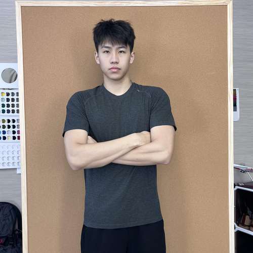 Remake  MVT无缝镂空提花阳离子夏季速干透气休闲运动短袖