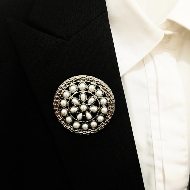 職業阿瑪施特西裝外套胸針複古圓環珍珠女胸花別針胸章配飾飾品在類目 飾品/流行首飾/時尚飾品新, 胸針中 - 來自Buy2taobao.com提供專業的淘寶代購服務