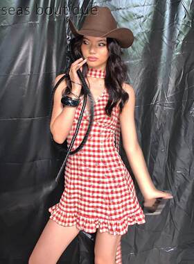 Hot girl deep neck hanging dress辣妹红色格子修身深挂脖连衣裙