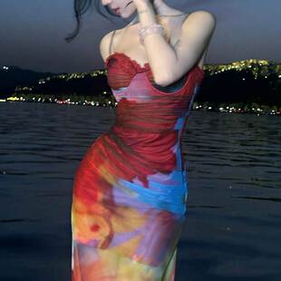 Printed camisole wrapped hip dress彩绘印花吊带修身包臀连衣裙
