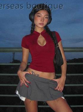 Chest hollow out buckle short top胸前镂空盘扣修身短款上衣女