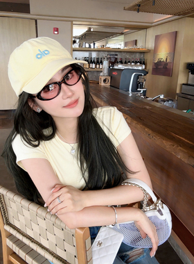 RUBBIT夏季新品 低饱和小鸡黄正肩T恤 百搭显白修身绝美小上衣女