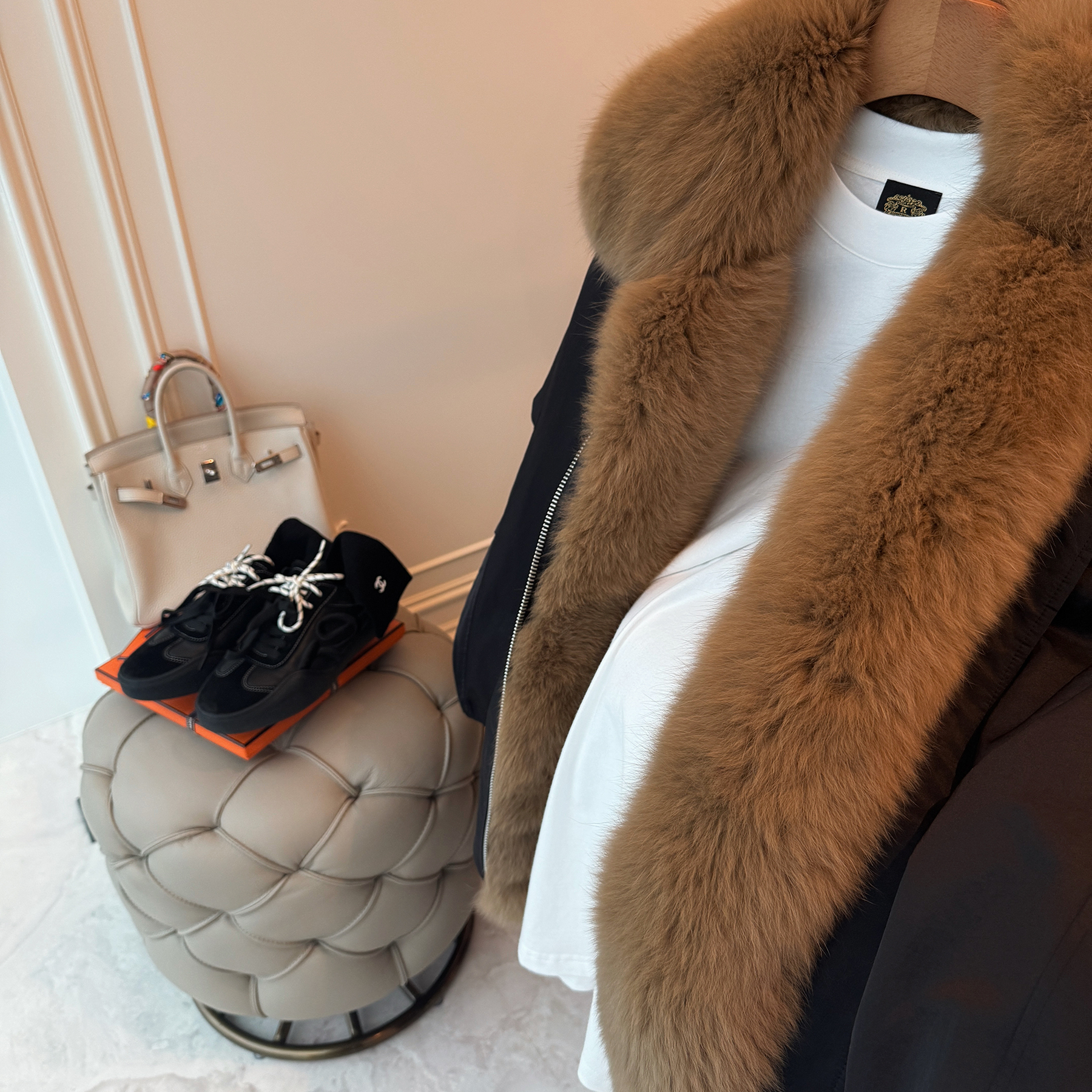 RUBBIT兔兔自留 ‘重工暖炉’系列轻奢狐狸毛领白鹅绒派克羽绒服