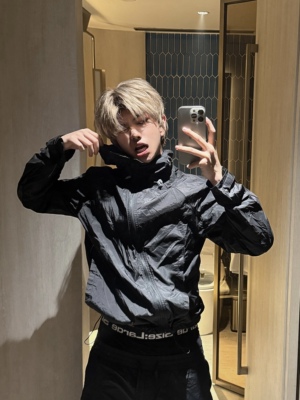 斜拉链设计抽绳UPF+100防晒服