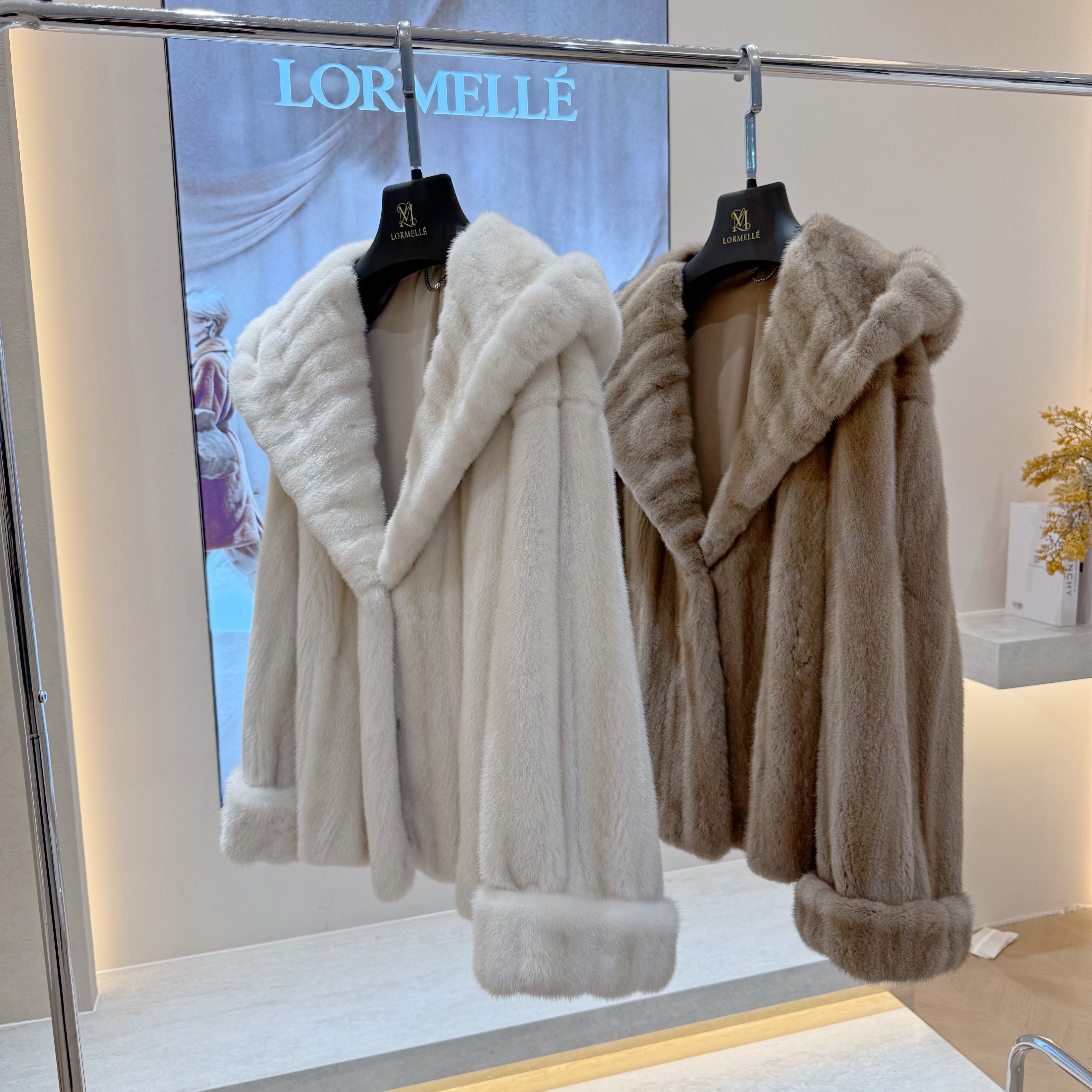 珞媄「金暮雪」全抽刀披肩帽南瓜袖水貂皮大衣宽松25129-2