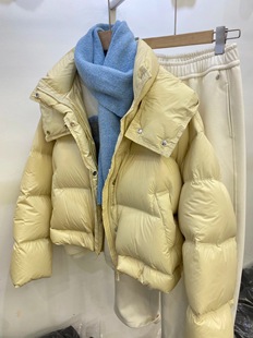 鹅黄色短款羽绒服女2025冬新款连帽不可拆小个子修身泡芙轻薄面包