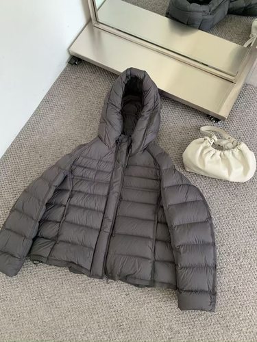 泡芙龟背羽绒服女2025冬季新款短款连帽加厚保暖白鸭绒面包服外套