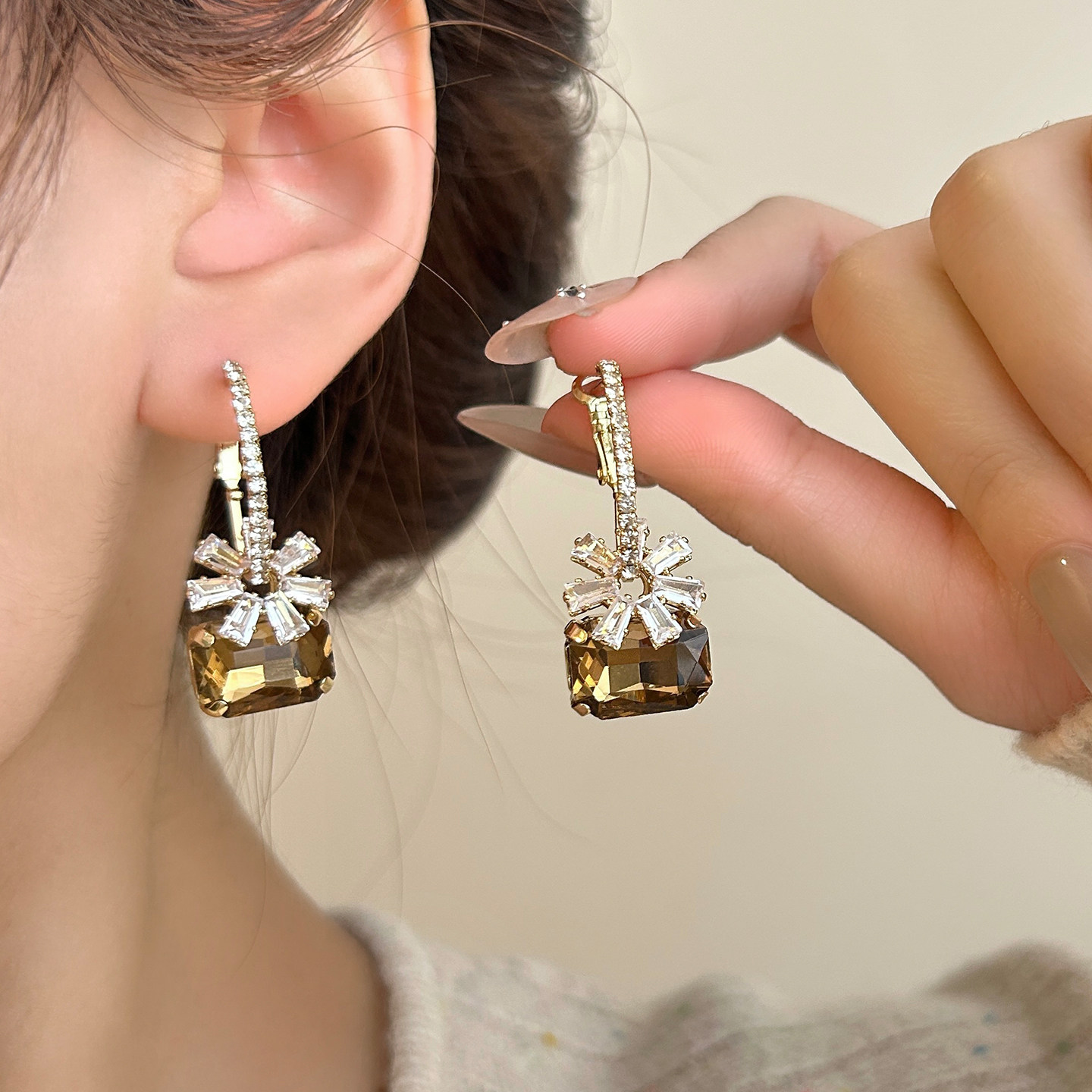 2025新款花朵锆石耳环女轻奢高级感气质超闪精致镶钻耳坠百搭耳饰,饰品/流行首饰/时尚饰品新,耳环,淘宝优惠券,粉丝福利购,淘宝优惠卷