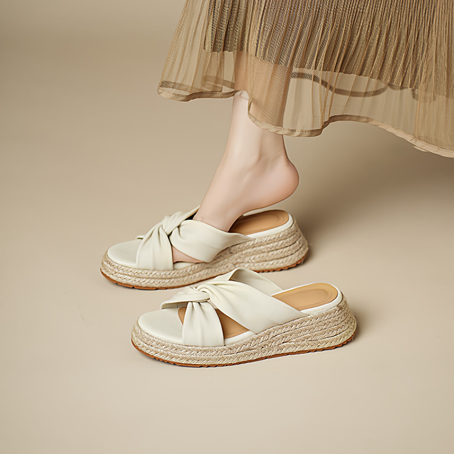 真皮草编厚底坡跟一字拖鞋女夏季配裙子外穿百搭中跟交叉带凉拖鞋