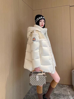 小景羊驼皮毛一体拼接面包羽绒服