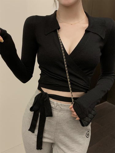 Real shooting real price retro V-neck short top strap high waist closed waist sweater women