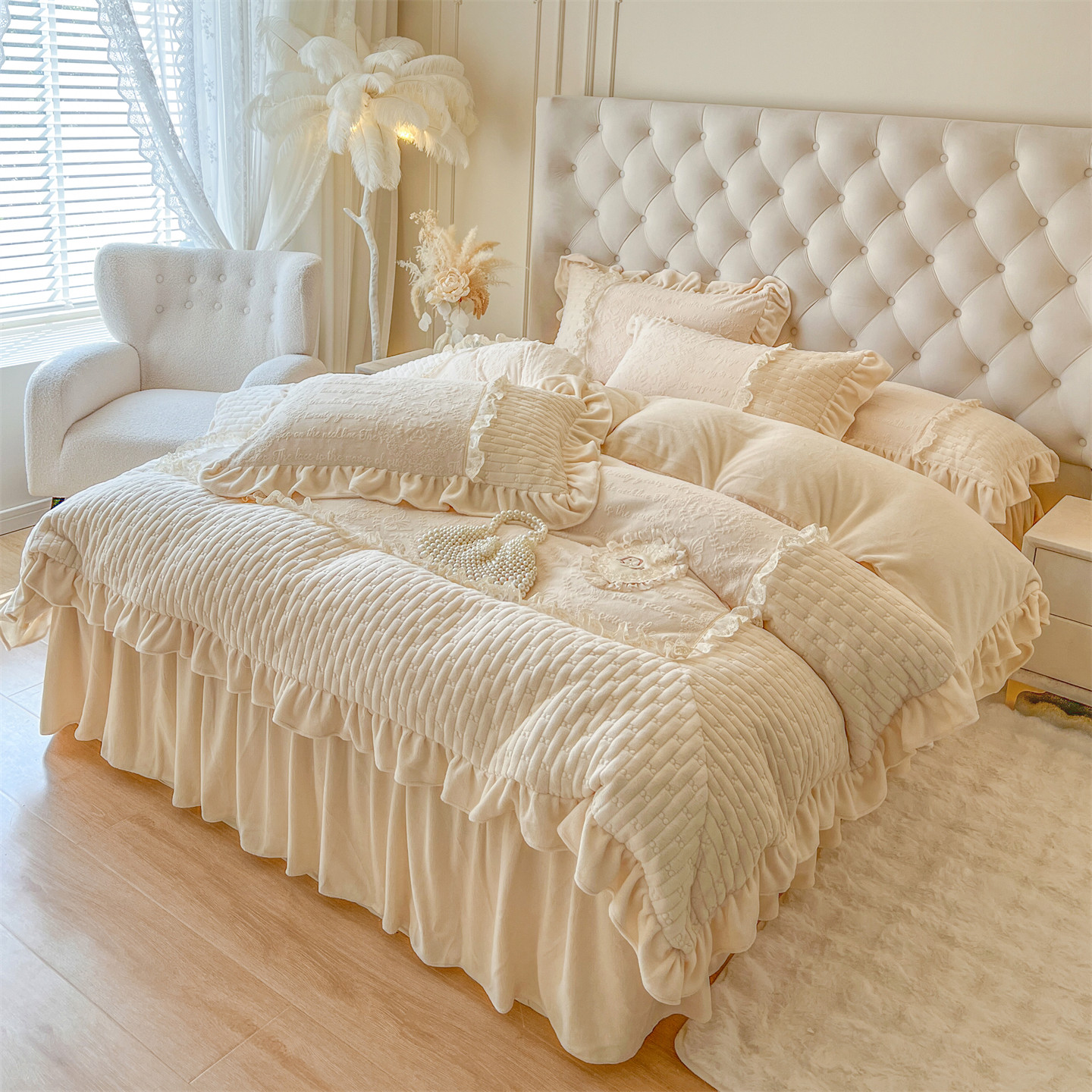 浪漫轻奢冬季加厚保暖公主风牛奶绒四件套法式床裙款被套花边床品