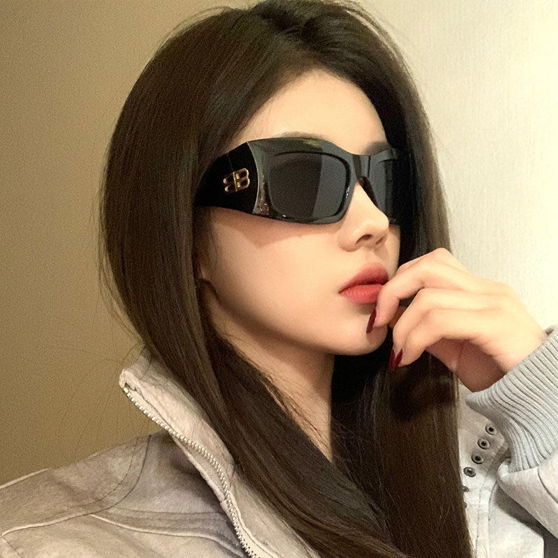 欧美黑色方框双b字母墨镜女个性辣妹网红气质显瘦防紫外线太阳镜