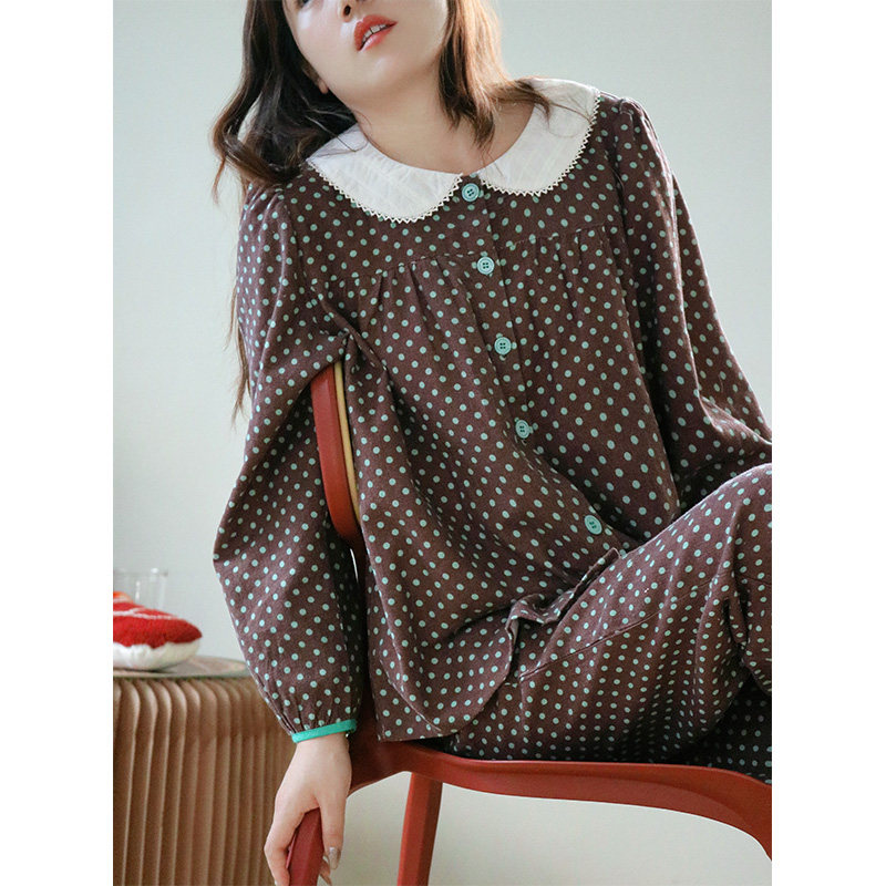 时髦精致的栗棕波点娃娃领家居服