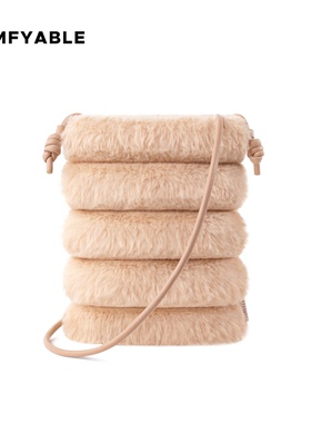 Comfyable手机包毛绒迷你小包适用苹果iPhone17Pro冬磁吸小众驼色