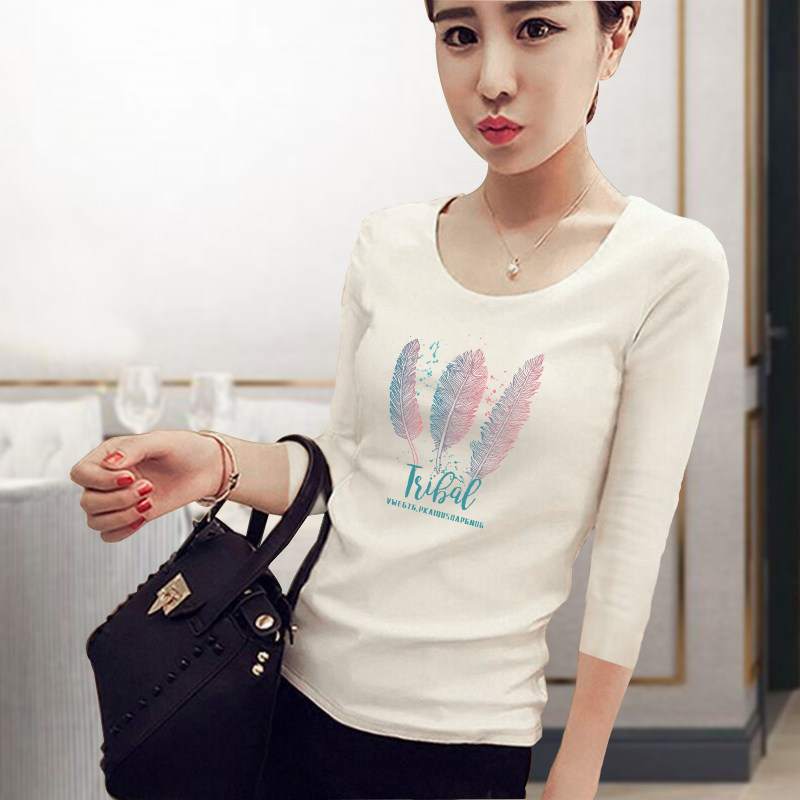 白色羽毛印花七分袖韩版时尚修身打底衫中袖2020新款百搭棉t恤女