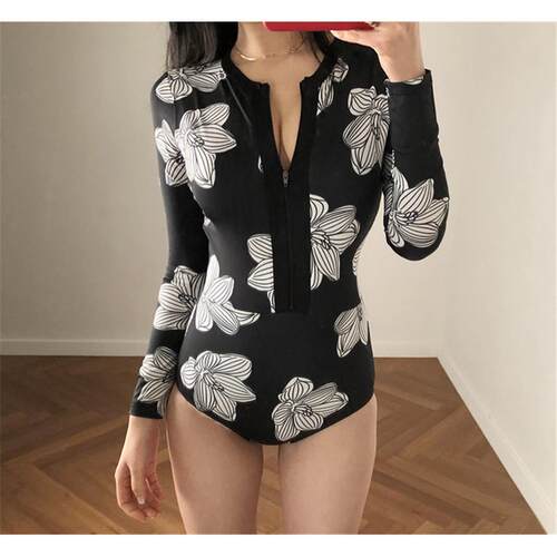 Long sleeved swimsuit, women's triangle one-piece surfing,