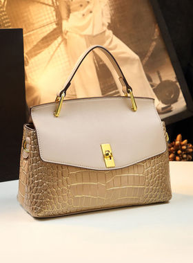 2025新款高级感鳄鱼纹真皮妈妈包包单肩时尚大气中年贝壳手提包女