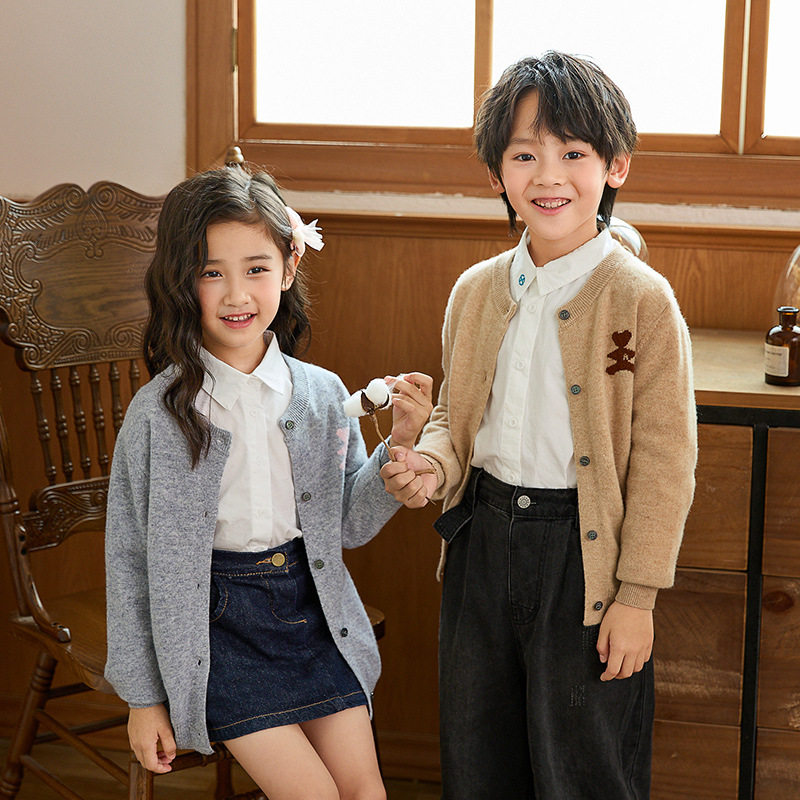 秋冬新款儿童羊毛开衫舒适百搭时尚可爱男女童