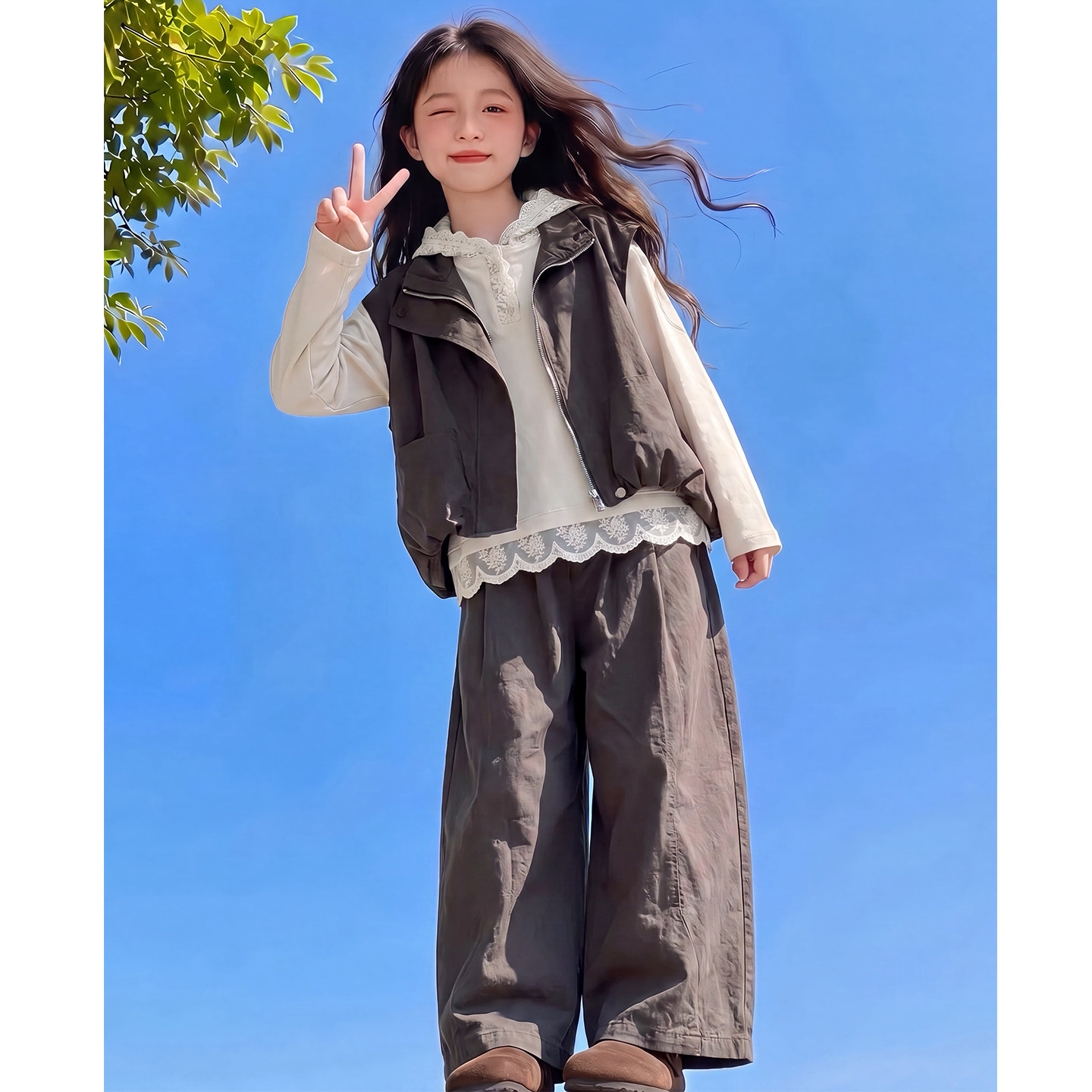女童秋装套装2026新款儿童网红洋气时髦休闲女孩春秋款工装三件套图片