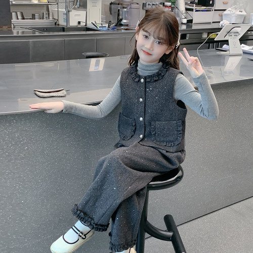 女童秋装套装2026新款儿童网红洋气超好看小香风女孩春秋款三件套