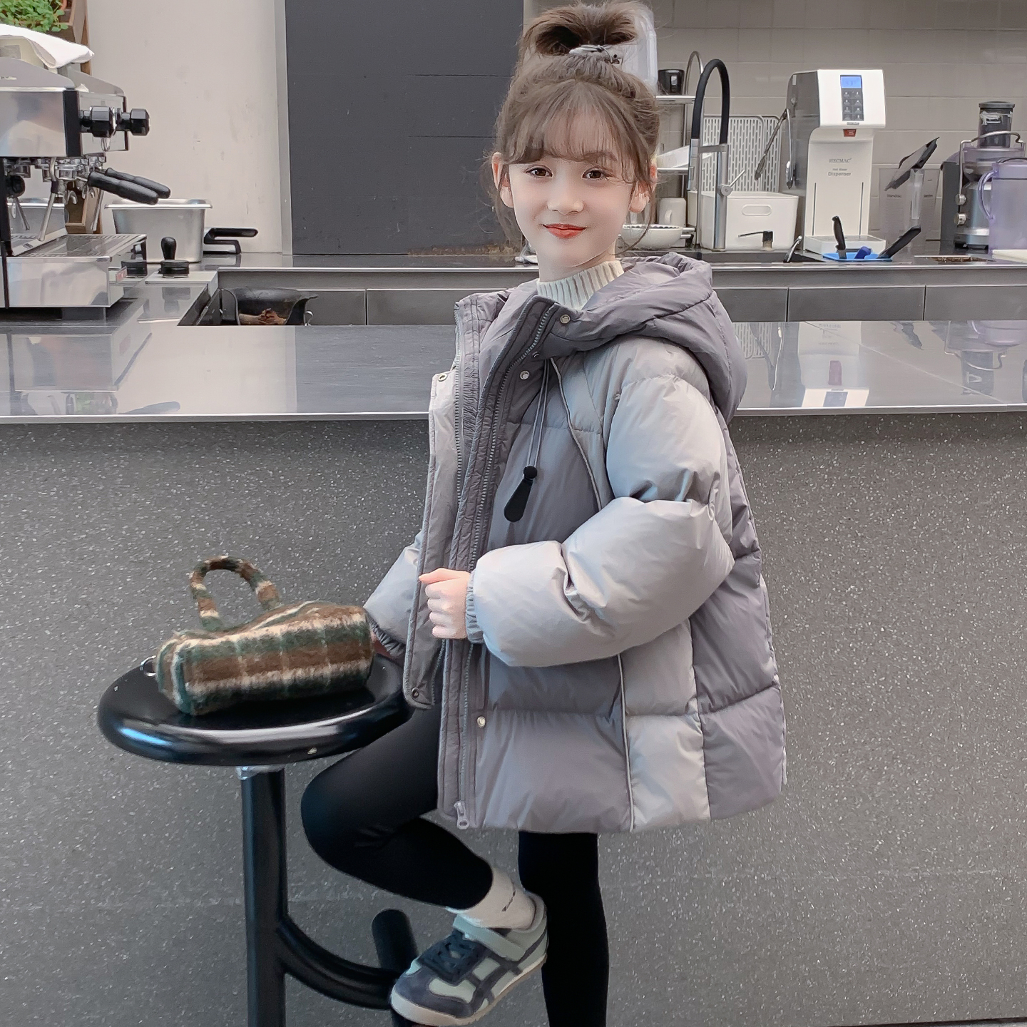 女童冬装2025新款棉服儿童网红洋气今年流行爆款外套女孩冬季棉袄